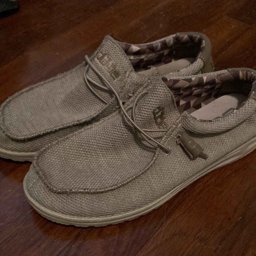 Hey dudes men size 11